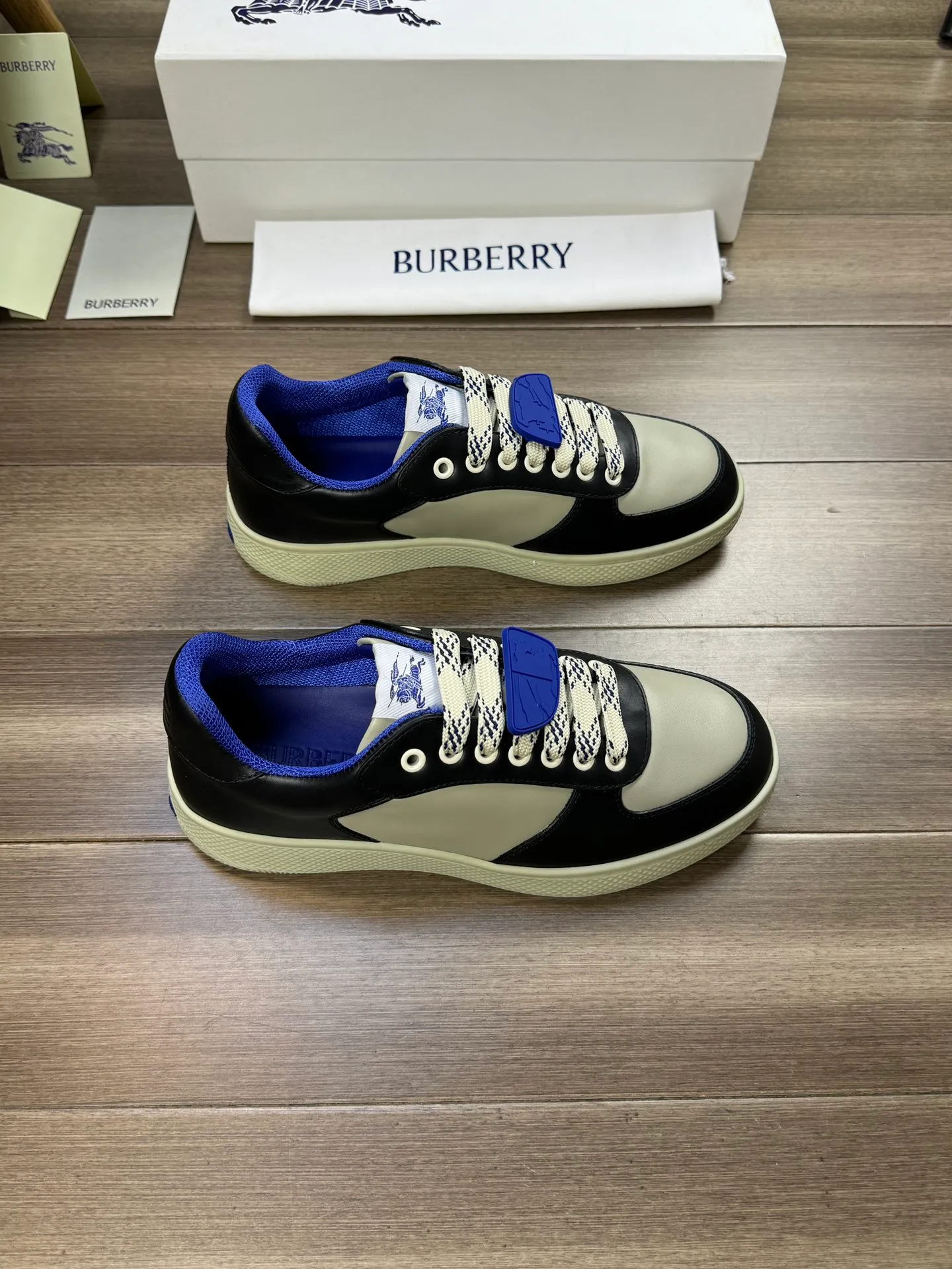 P420 [BURBERRY] Burberry - Upper: imported 🔝 Napa calfskin, tongue brand cloth label - Inner lining: canvas lining - Outsole: rubber; two-color molded outsole - Super high quality control, fine workmanship: highlighted (high-end, extravagance, grade) -Size: 38-44 (Male 45, can be customized)